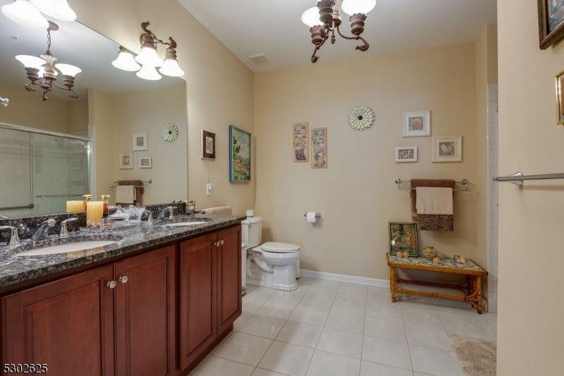 28 Zachary Way, Mount Arlington, NJ 07856