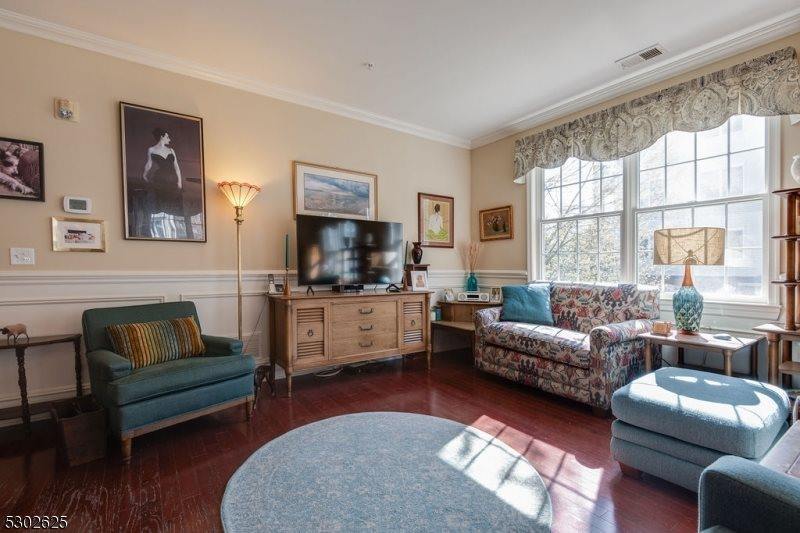 28 Zachary Way, Mount Arlington, NJ 07856