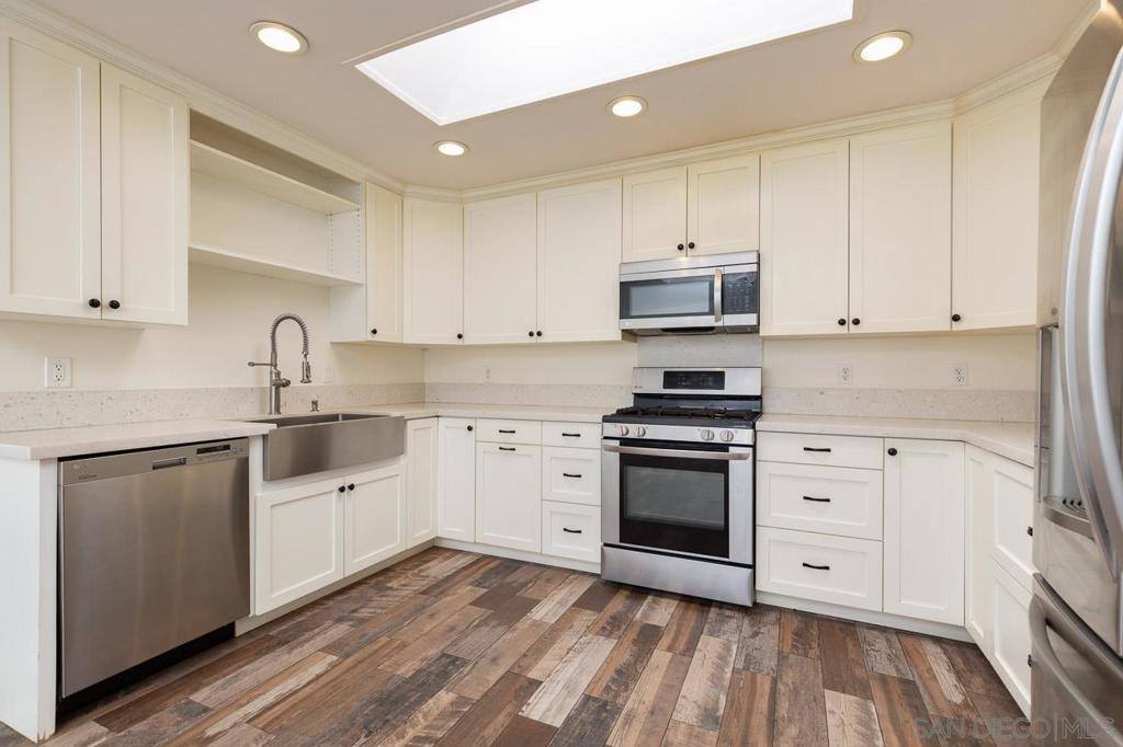 4804 Royal Greens Pl, San Diego, CA 92117