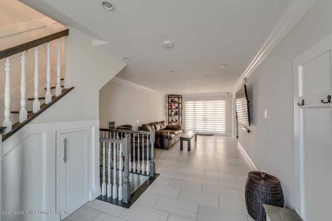 28 Juni Court, Staten Island, NY 10314