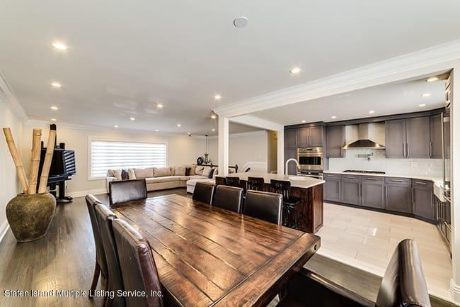 28 Juni Court, Staten Island, NY 10314