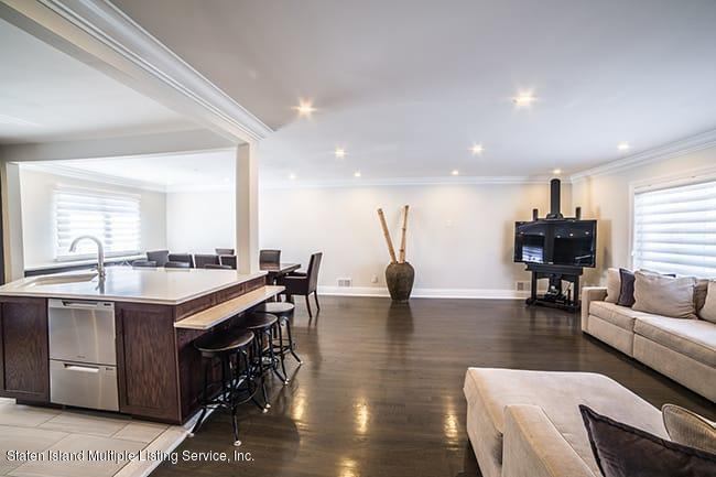 28 Juni Court, Staten Island, NY 10314