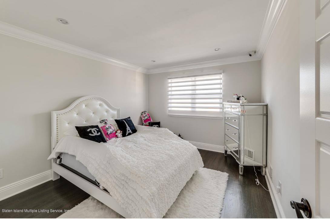 28 Juni Court, Staten Island, NY 10314