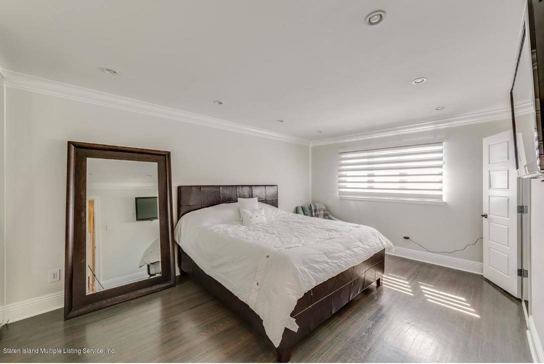 28 Juni Court, Staten Island, NY 10314