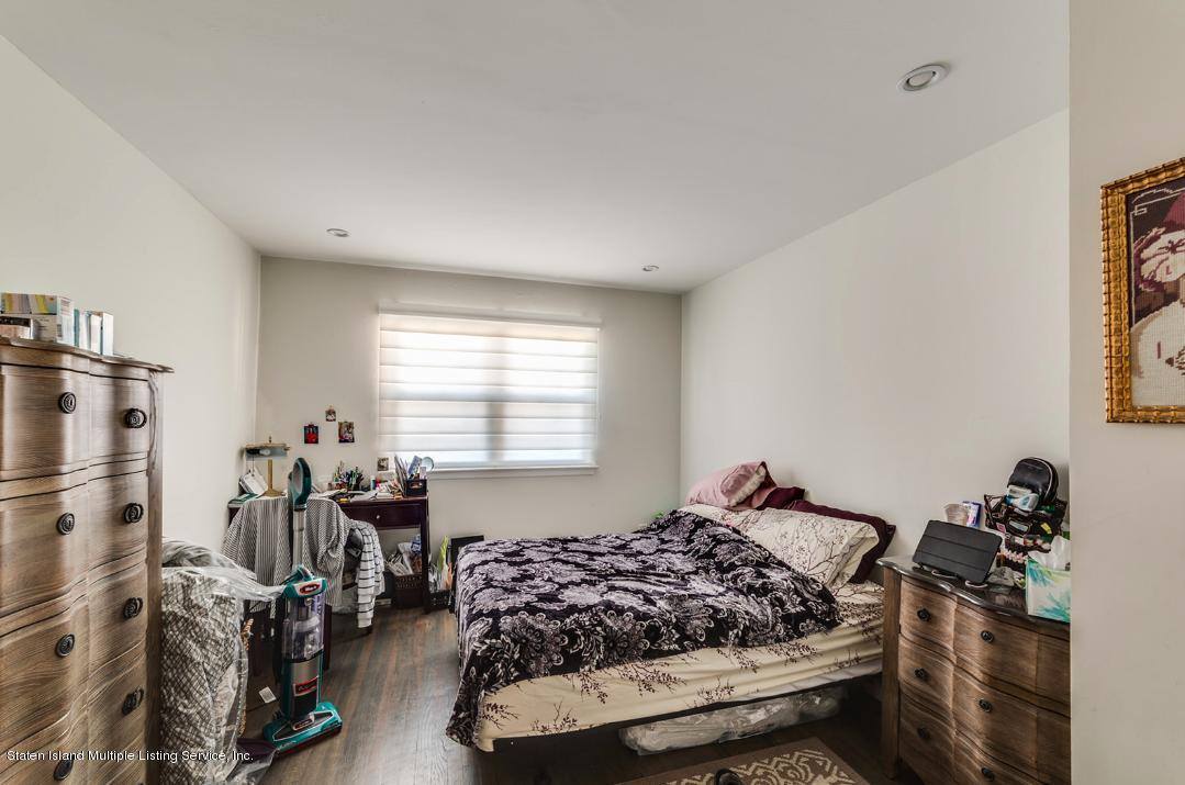 28 Juni Court, Staten Island, NY 10314