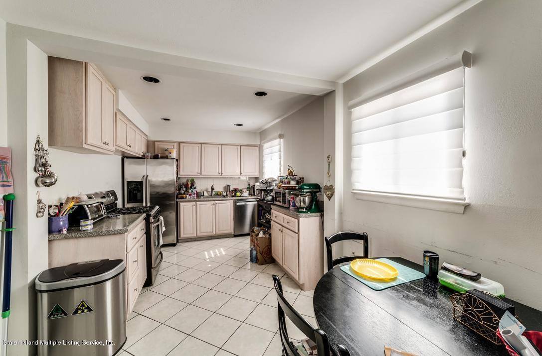 28 Juni Court, Staten Island, NY 10314