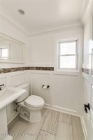 28 Juni Court, Staten Island, NY 10314