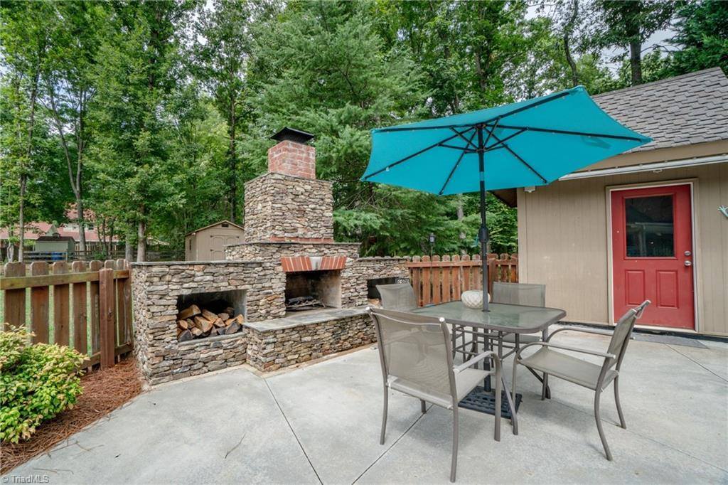 5929 Woodfield Drive, Kernersville, NC 27284