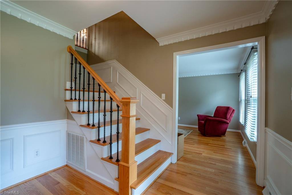 5929 Woodfield Drive, Kernersville, NC 27284