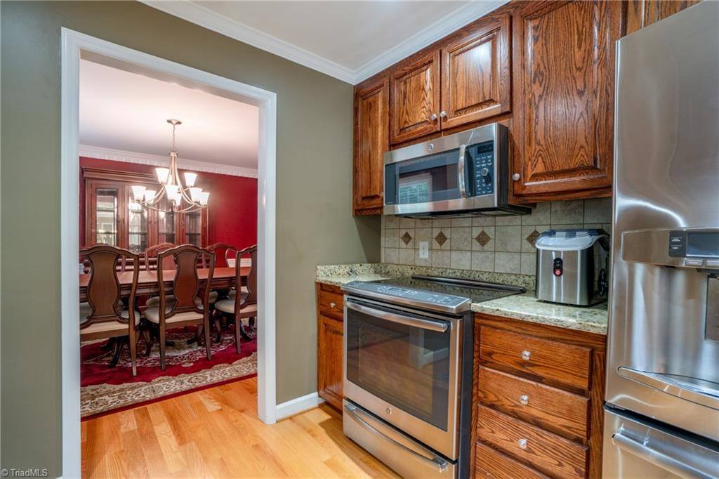 5929 Woodfield Drive, Kernersville, NC 27284