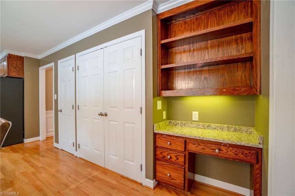 5929 Woodfield Drive, Kernersville, NC 27284