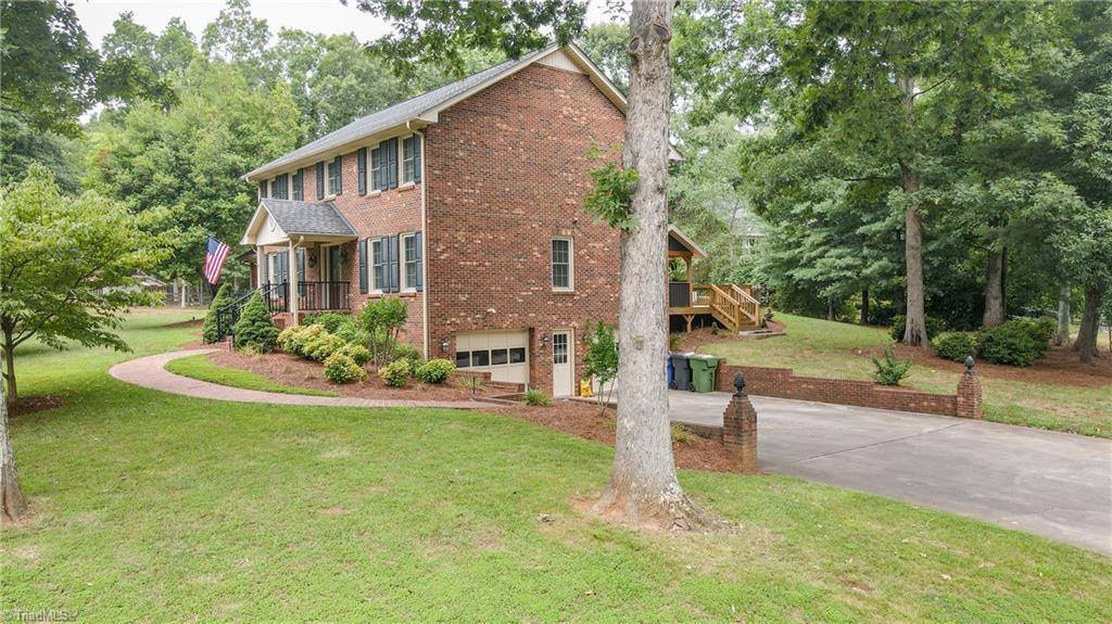 5929 Woodfield Drive, Kernersville, NC 27284