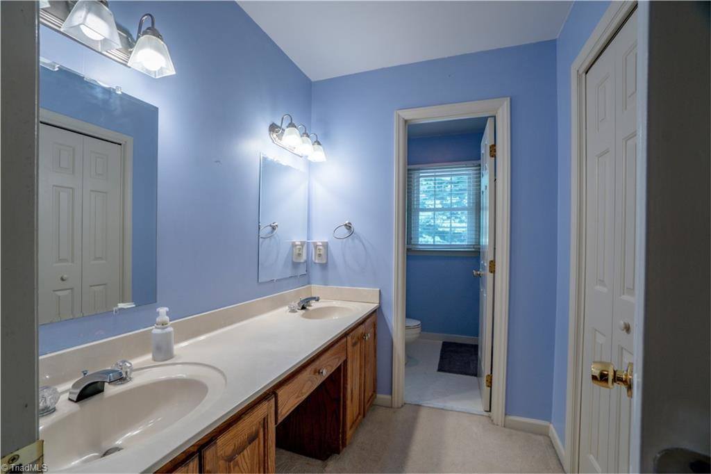 5929 Woodfield Drive, Kernersville, NC 27284