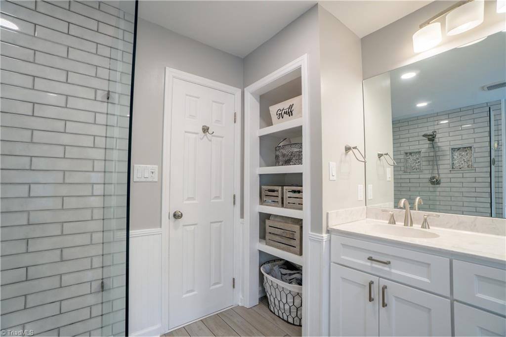 5929 Woodfield Drive, Kernersville, NC 27284