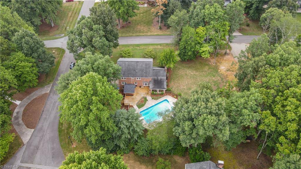 5929 Woodfield Drive, Kernersville, NC 27284