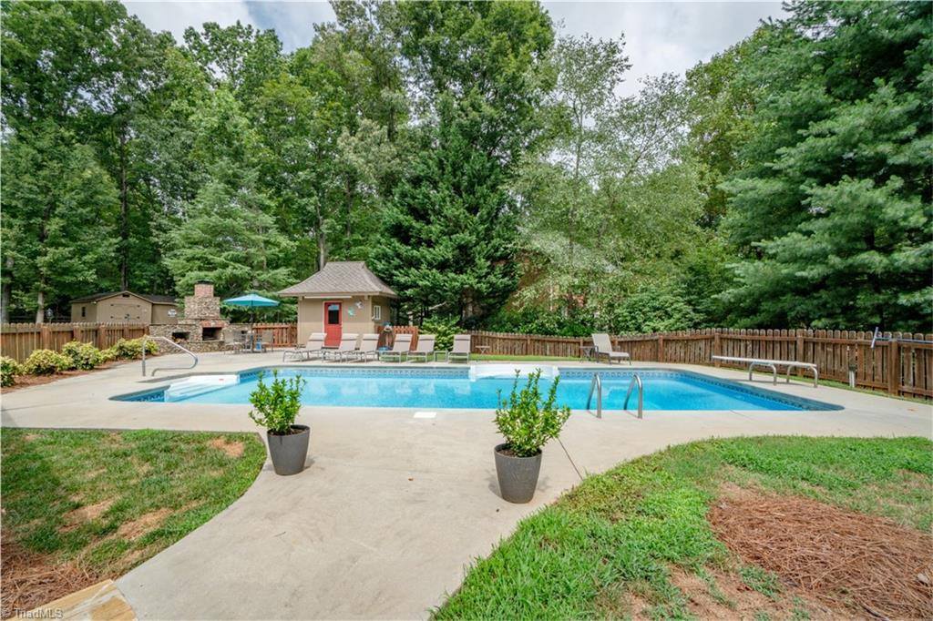 5929 Woodfield Drive, Kernersville, NC 27284