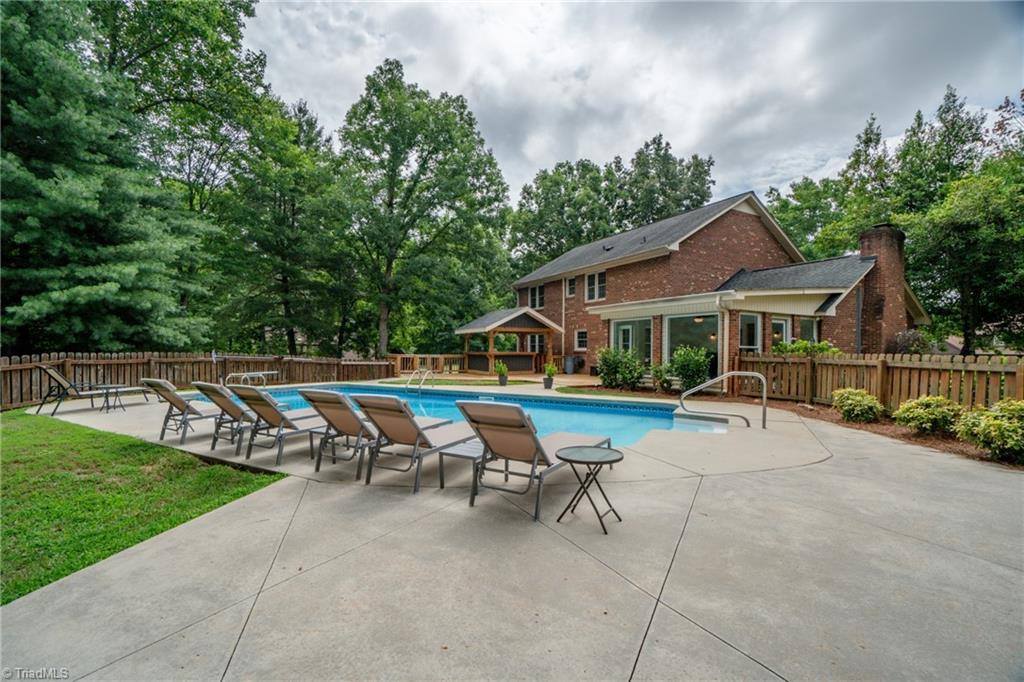 5929 Woodfield Drive, Kernersville, NC 27284