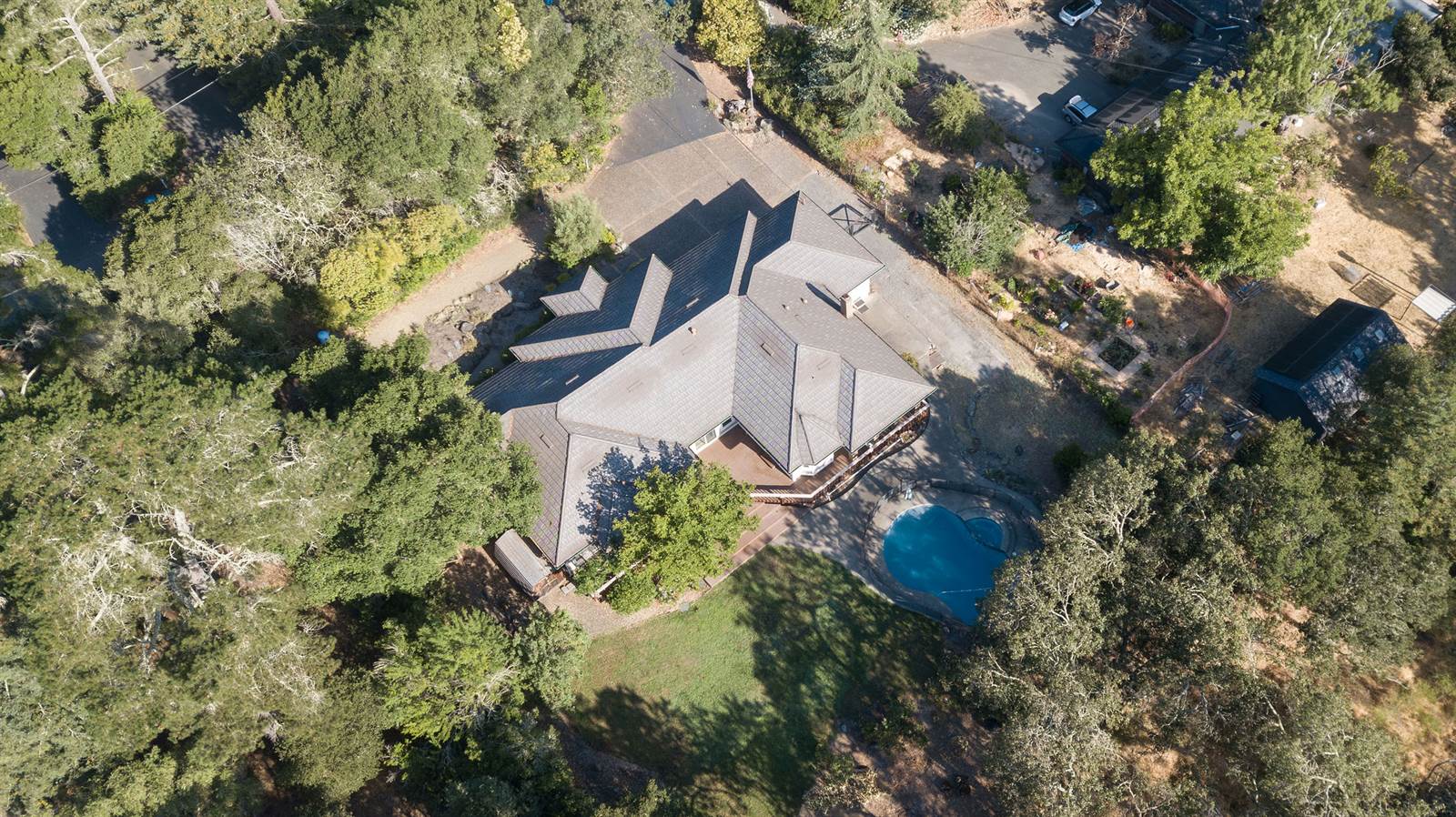 1700 Manzanita Avenue, Santa Rosa, CA 95404