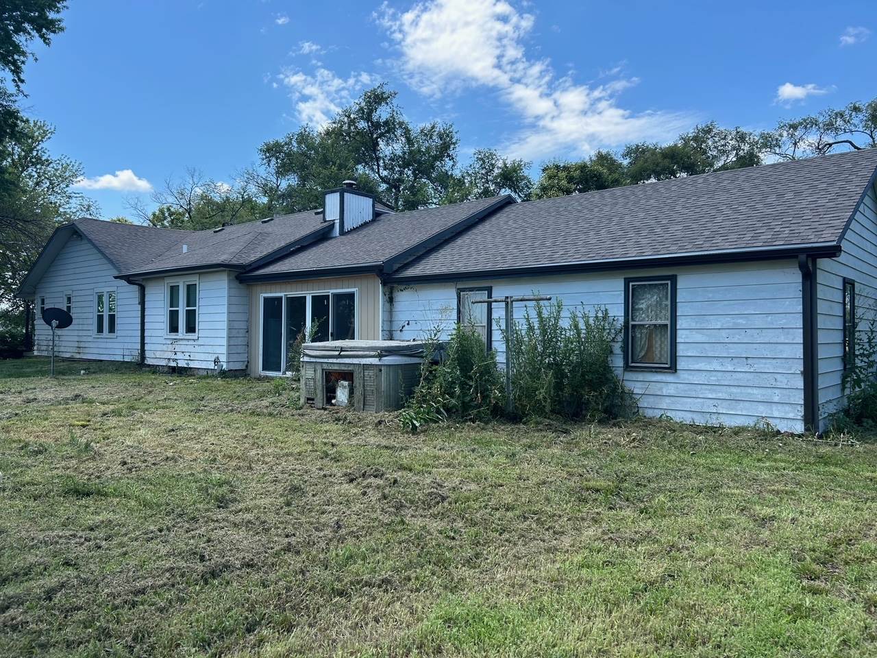 5228 SE 61st St, Berryton, KS 66409