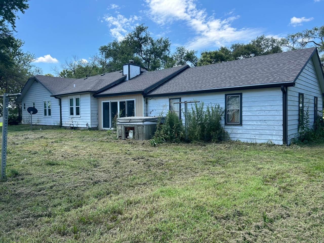 5228 SE 61st St, Berryton, KS 66409