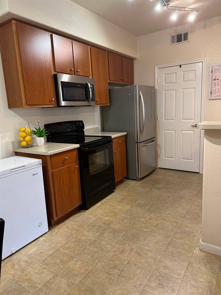 1240 Whitney Ranch Parkway, Rocklin, CA 95765