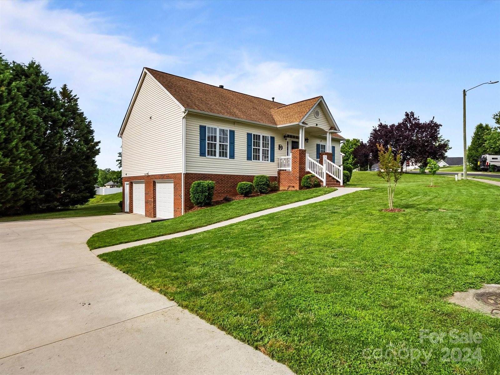 108 Arbridge Court, Mount Holly, NC 28120