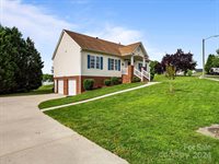 108 Arbridge Court, Mount Holly, NC 28120