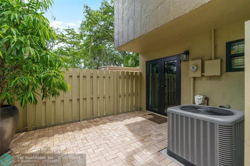 514 NE 19th St, Wilton Manors, FL 33305