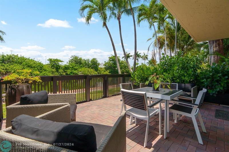 514 NE 19th St, Wilton Manors, FL 33305