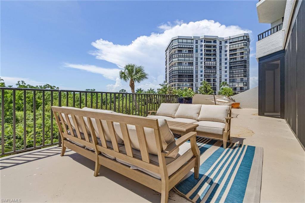 6001 Pelican Bay Blvd, #102, Naples, FL 34108