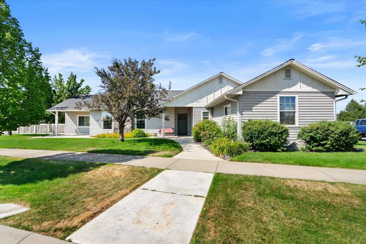 2927 North Durrow Loop, Post Falls, ID 83854