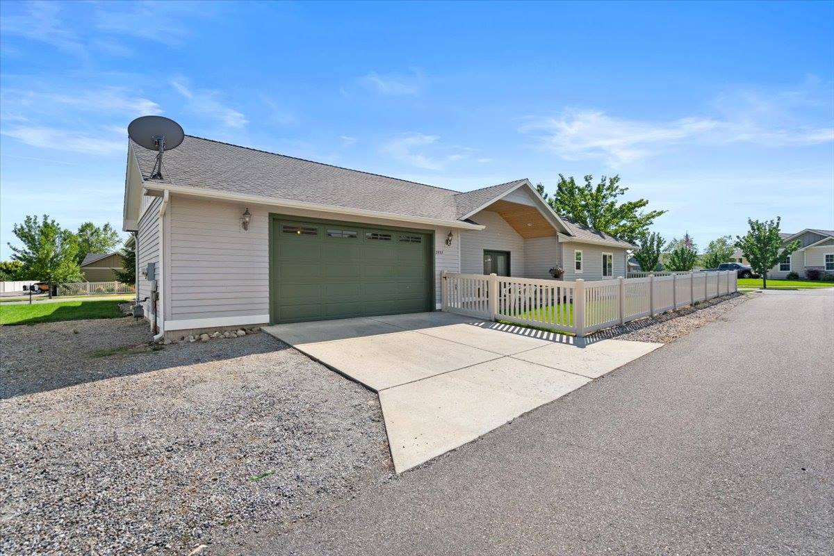 2927 North Durrow Loop, Post Falls, ID 83854