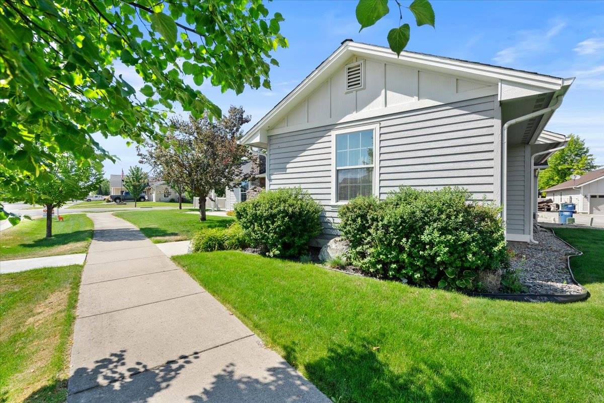 2927 North Durrow Loop, Post Falls, ID 83854