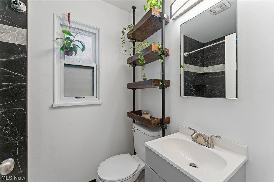 227 South Bon Air Avenue, Youngstown, OH 44509