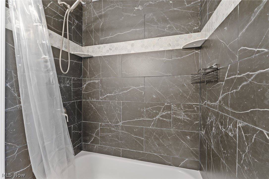 227 South Bon Air Avenue, Youngstown, OH 44509