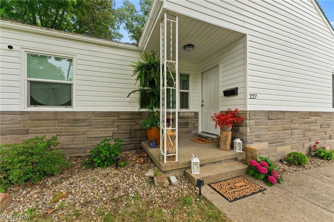 227 South Bon Air Avenue, Youngstown, OH 44509