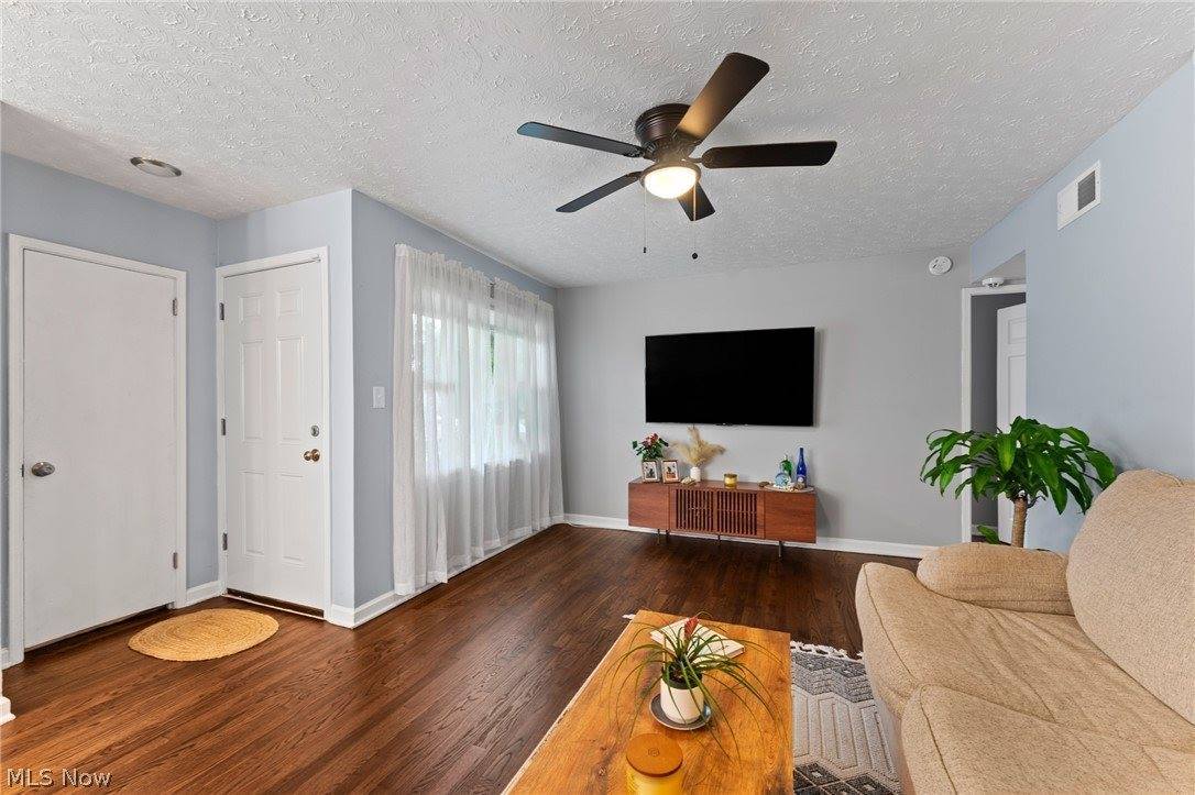 227 South Bon Air Avenue, Youngstown, OH 44509