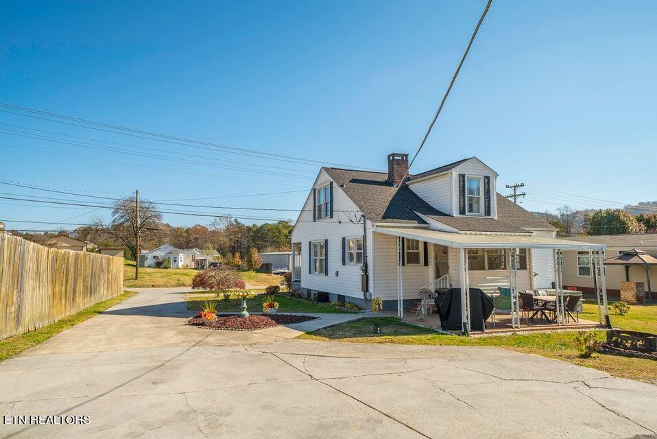 224 Hiway Drive, Clinton, TN 37716