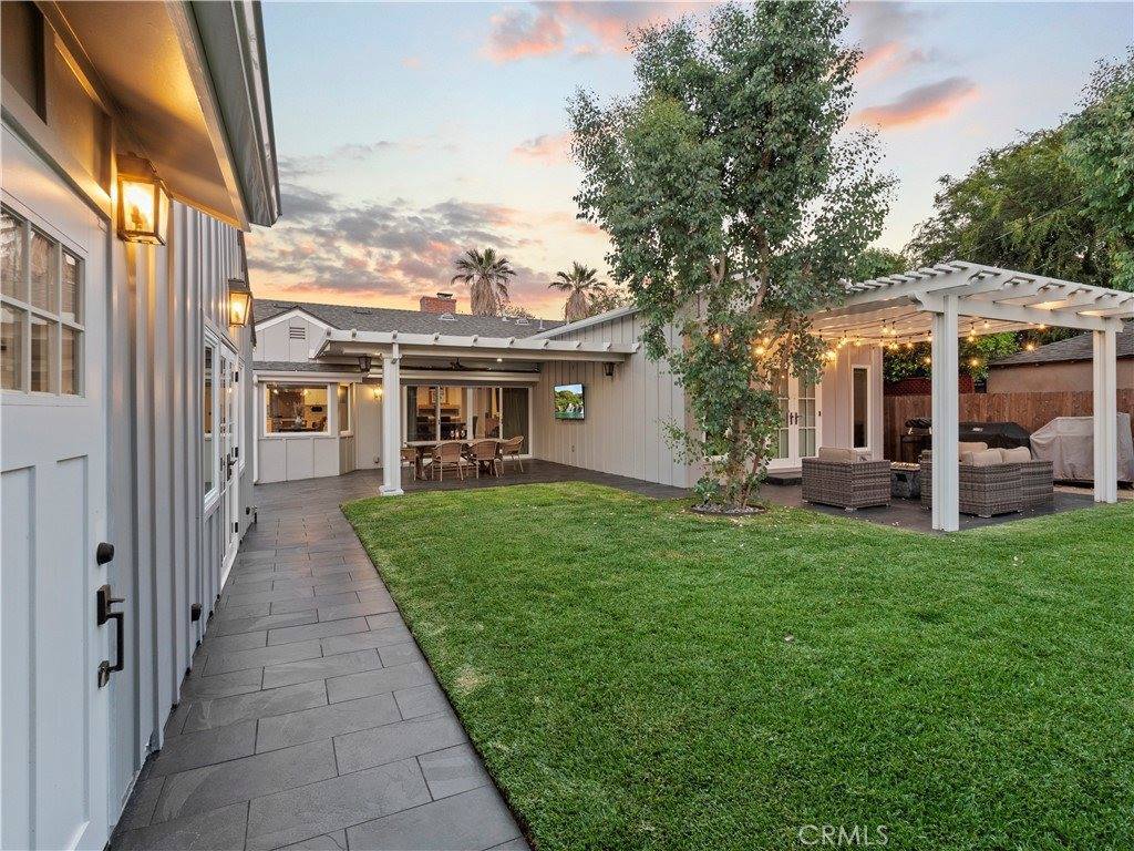 4943 Mammoth Avenue, Sherman Oaks, CA 91423