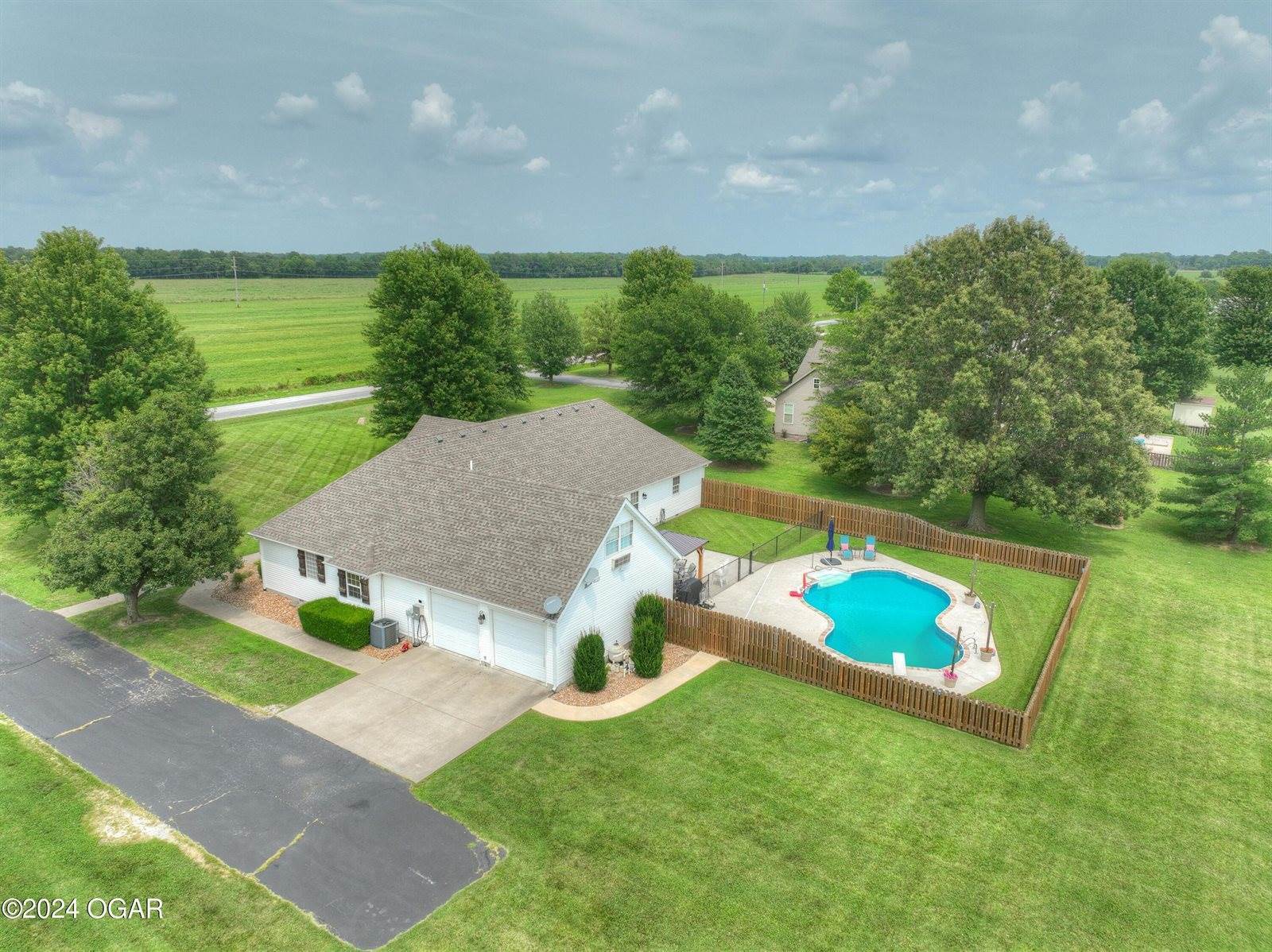 11500 East Fir Road, Carthage, MO 64836