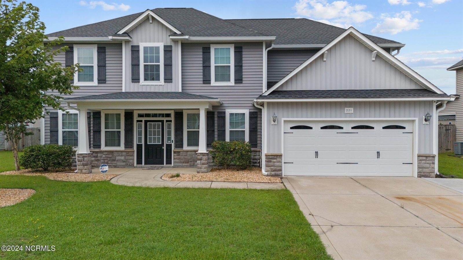221 Fountain Grove Drive, Raeford, NC 28376