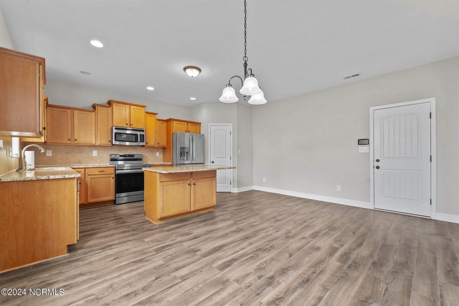 221 Fountain Grove Drive, Raeford, NC 28376