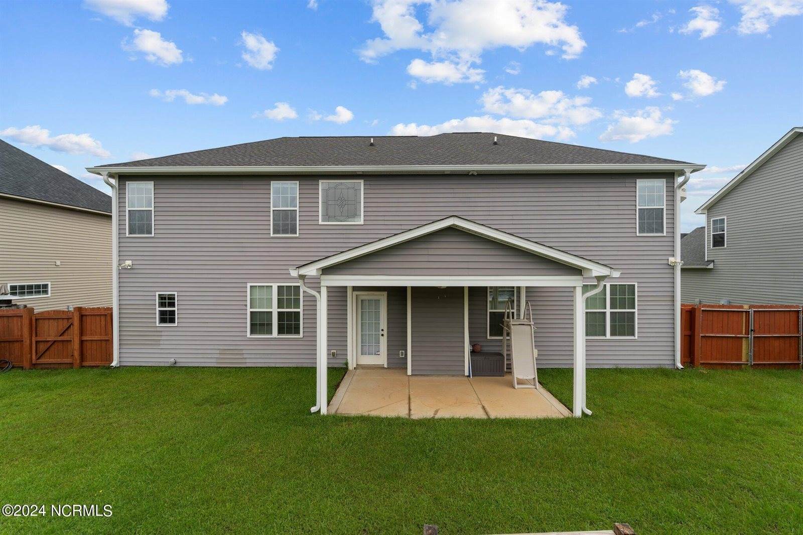 221 Fountain Grove Drive, Raeford, NC 28376