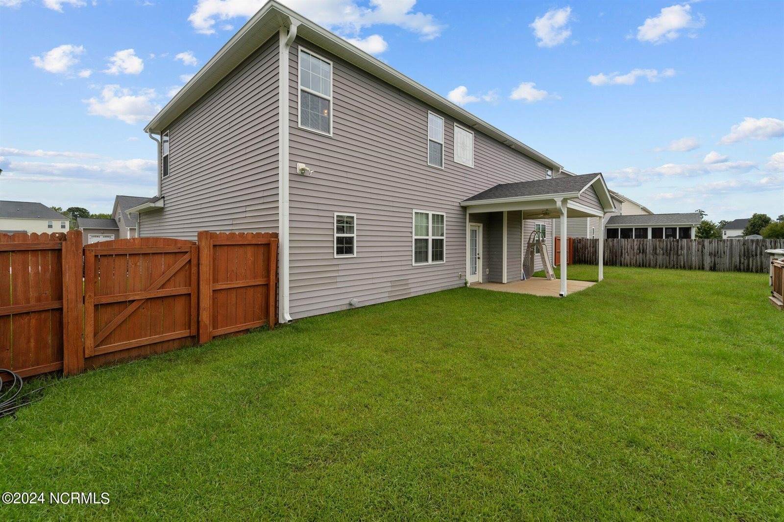 221 Fountain Grove Drive, Raeford, NC 28376