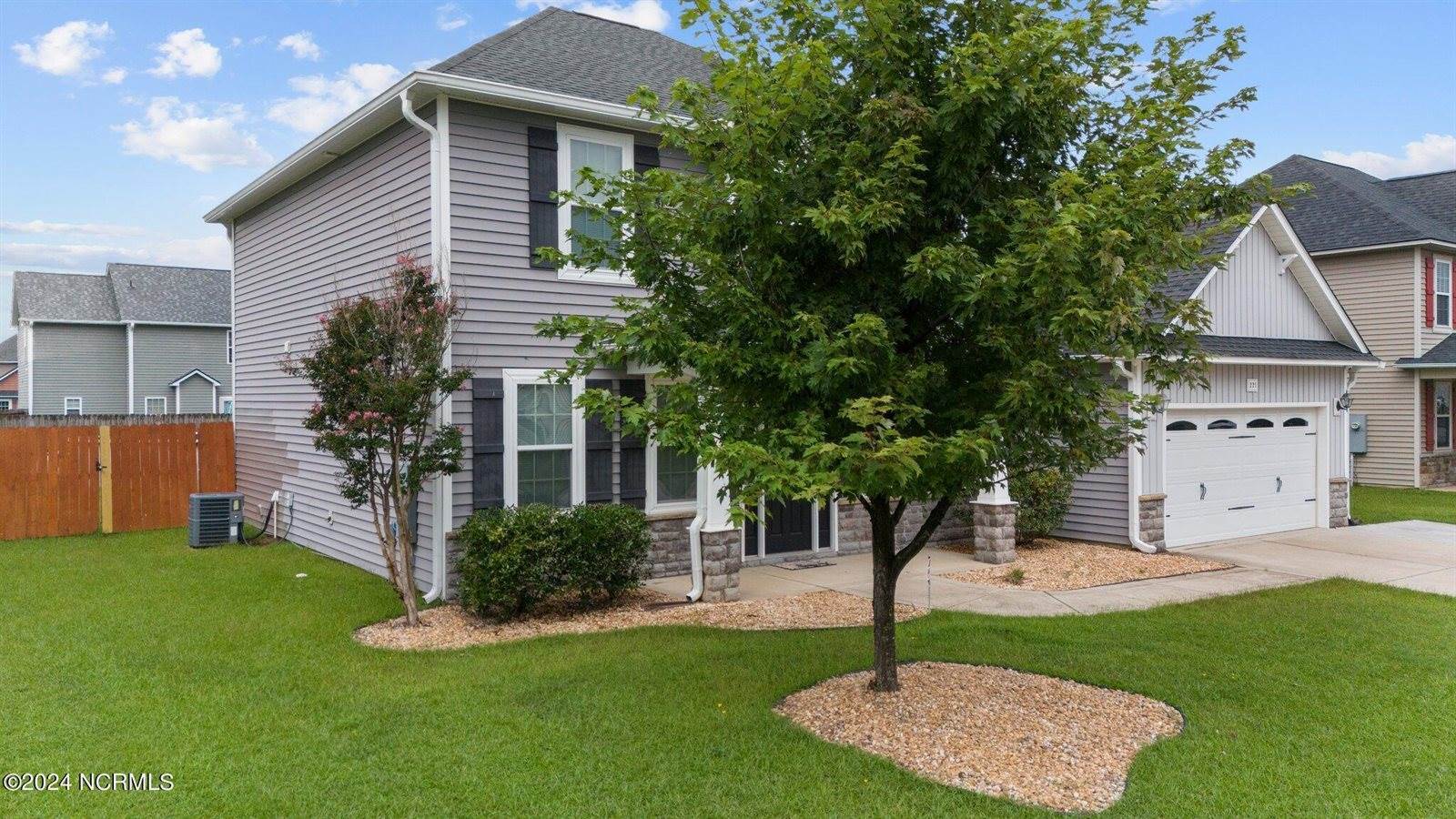 221 Fountain Grove Drive, Raeford, NC 28376