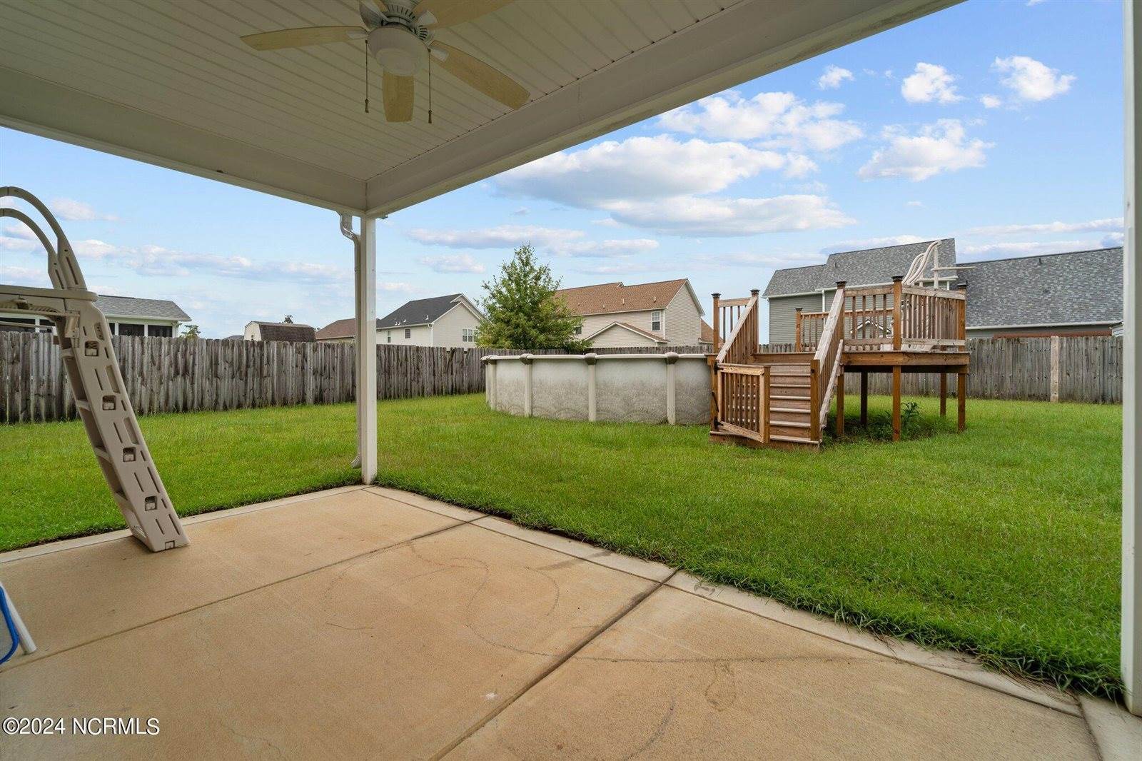 221 Fountain Grove Drive, Raeford, NC 28376