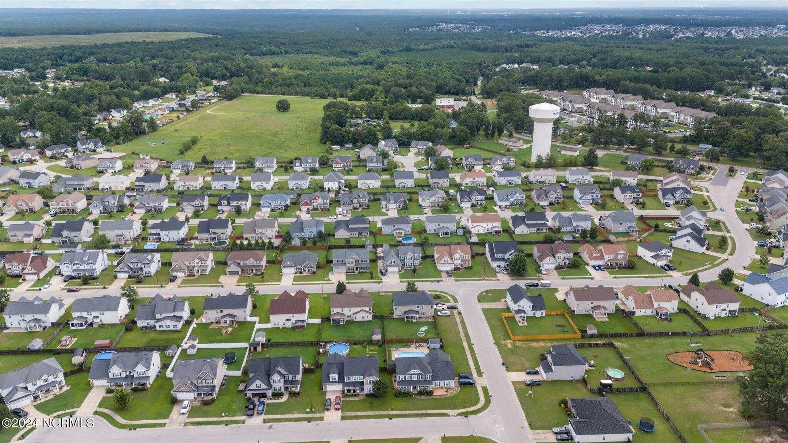 221 Fountain Grove Drive, Raeford, NC 28376