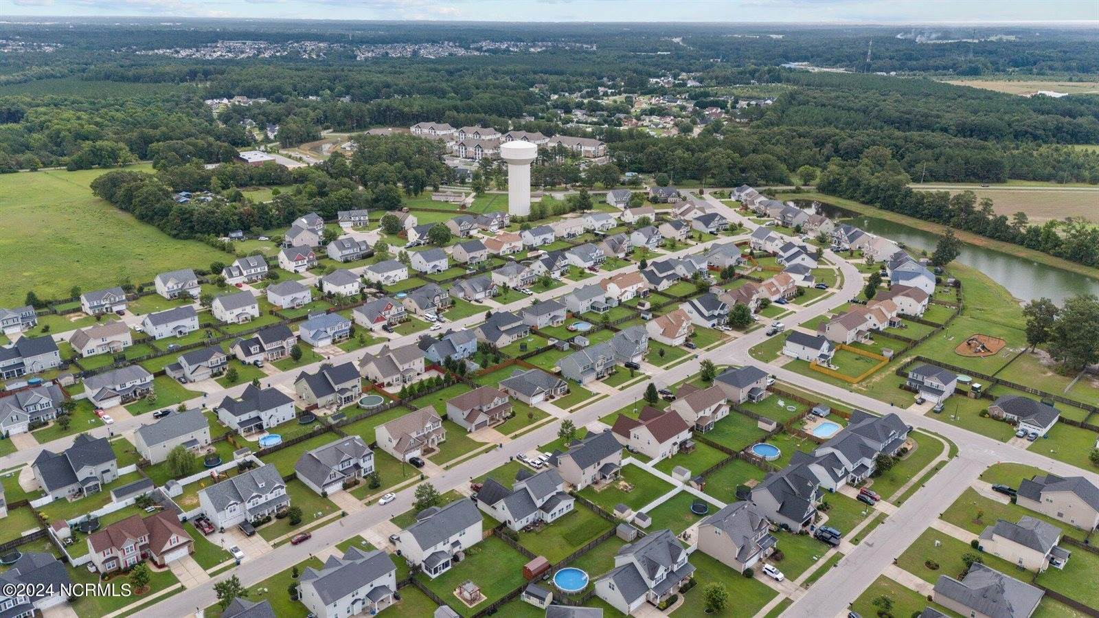 221 Fountain Grove Drive, Raeford, NC 28376