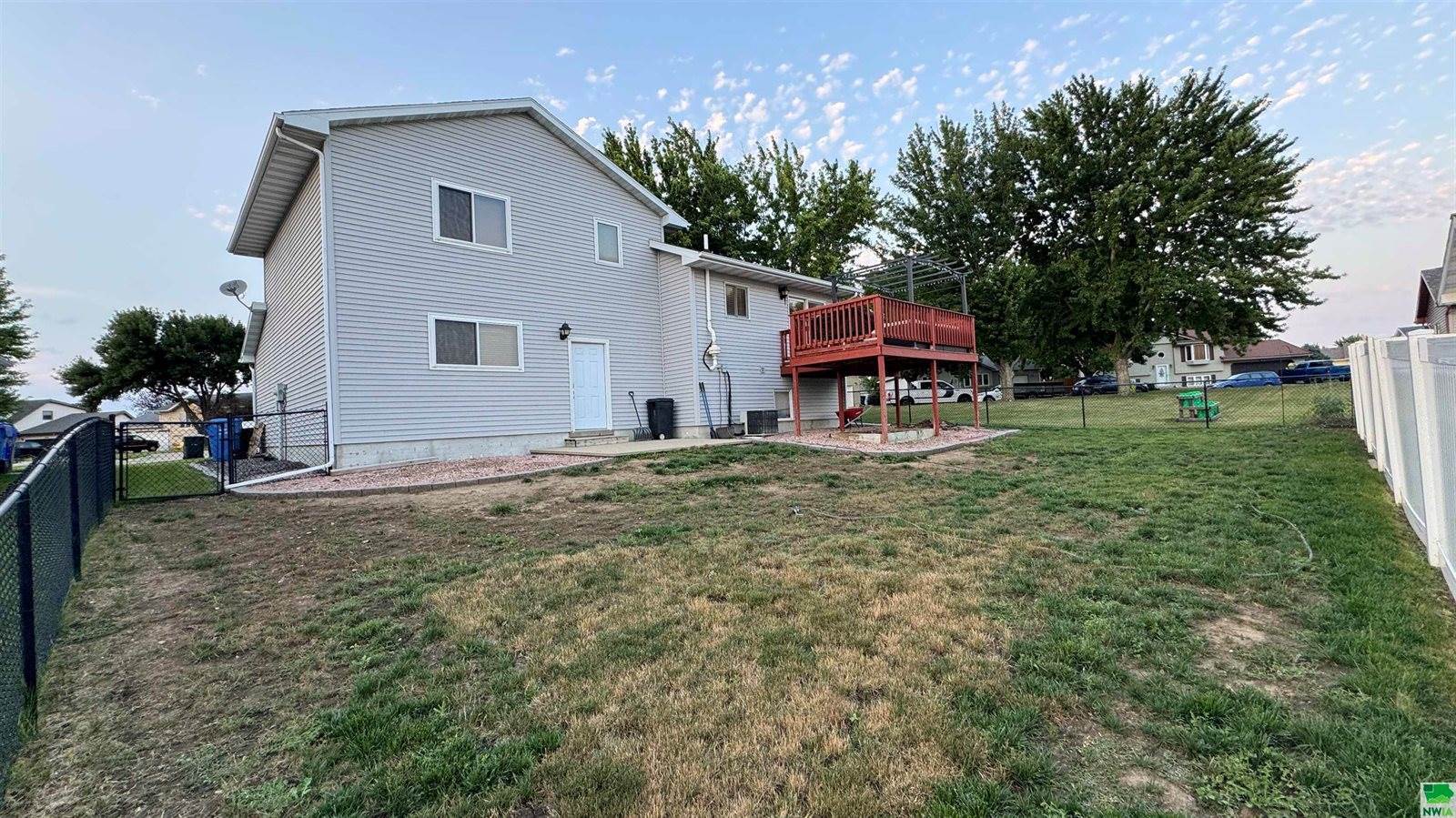 400 Countryside Dr, LeMars, IA 51031