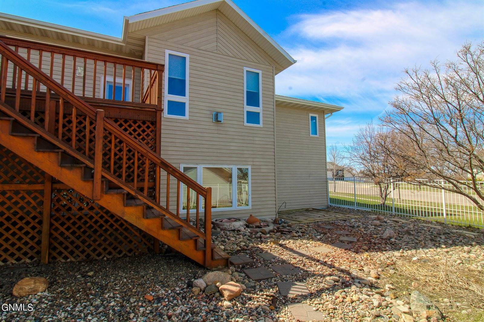 904 Cody Drive, Bismarck, ND 58503